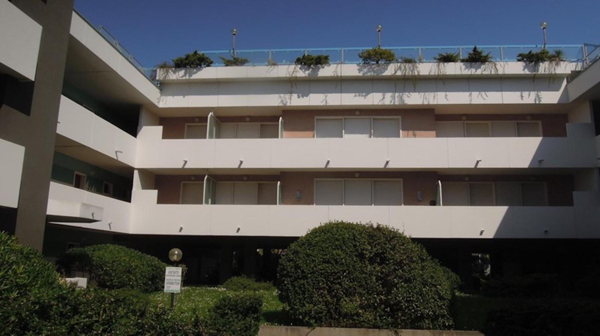 White Apartment With Terrace - Beahost Bibione Exteriér fotografie